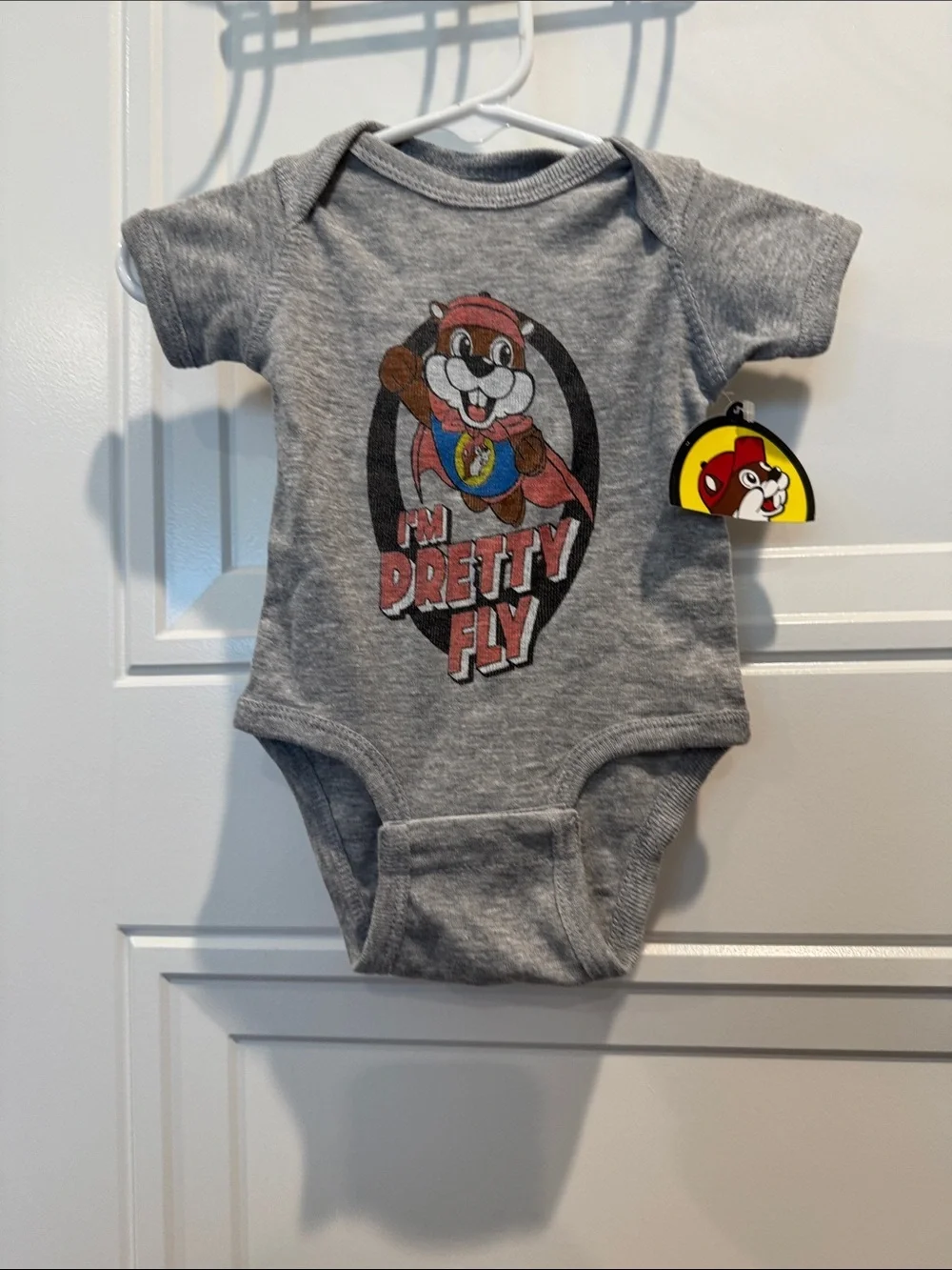 Bucee’s Gray 'I'm Pretty Fly' Graphic Baby One-Piece Bodysuit